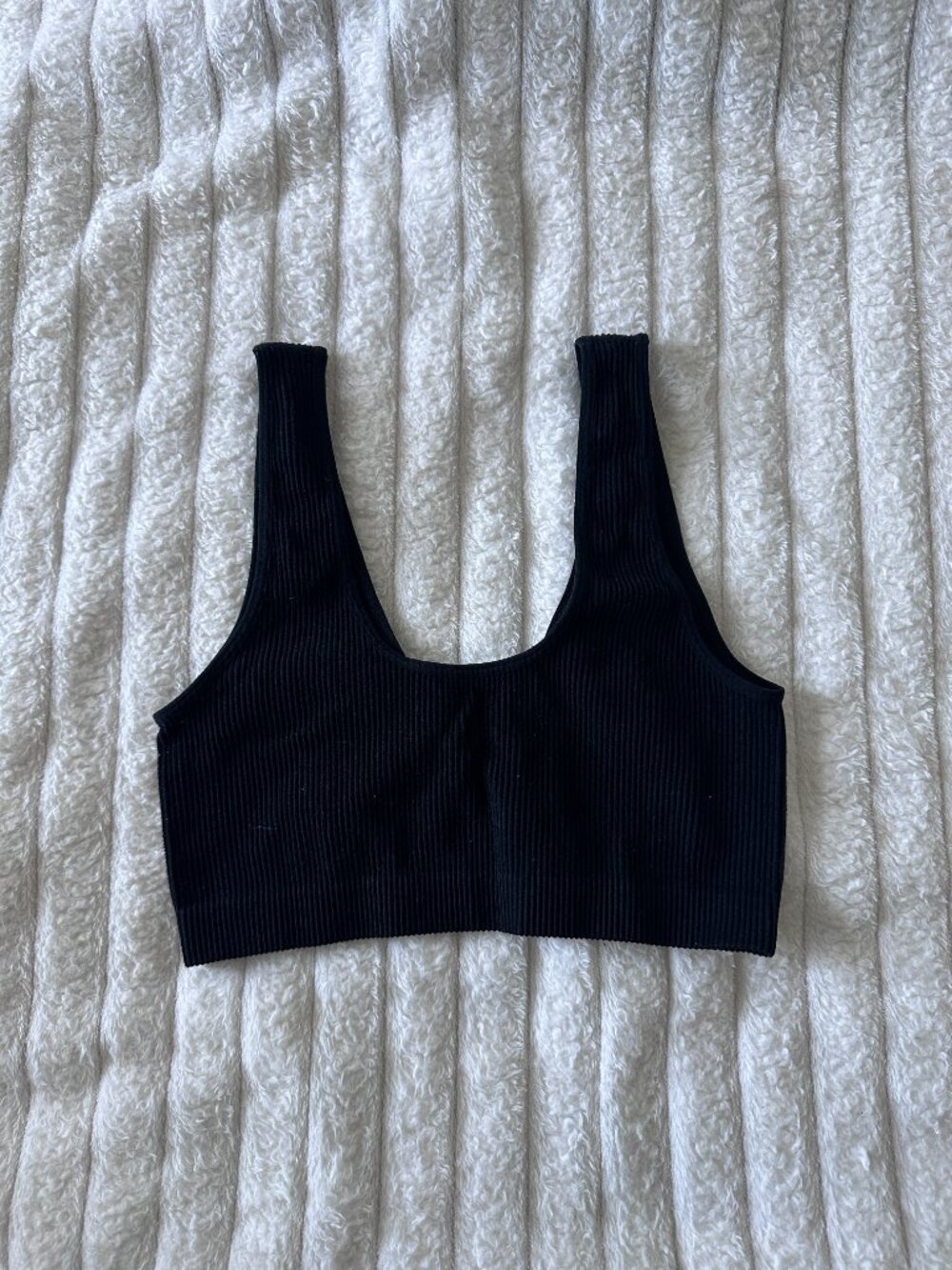 Basic Ribbed Sports Bra - Picture 2 of 3
